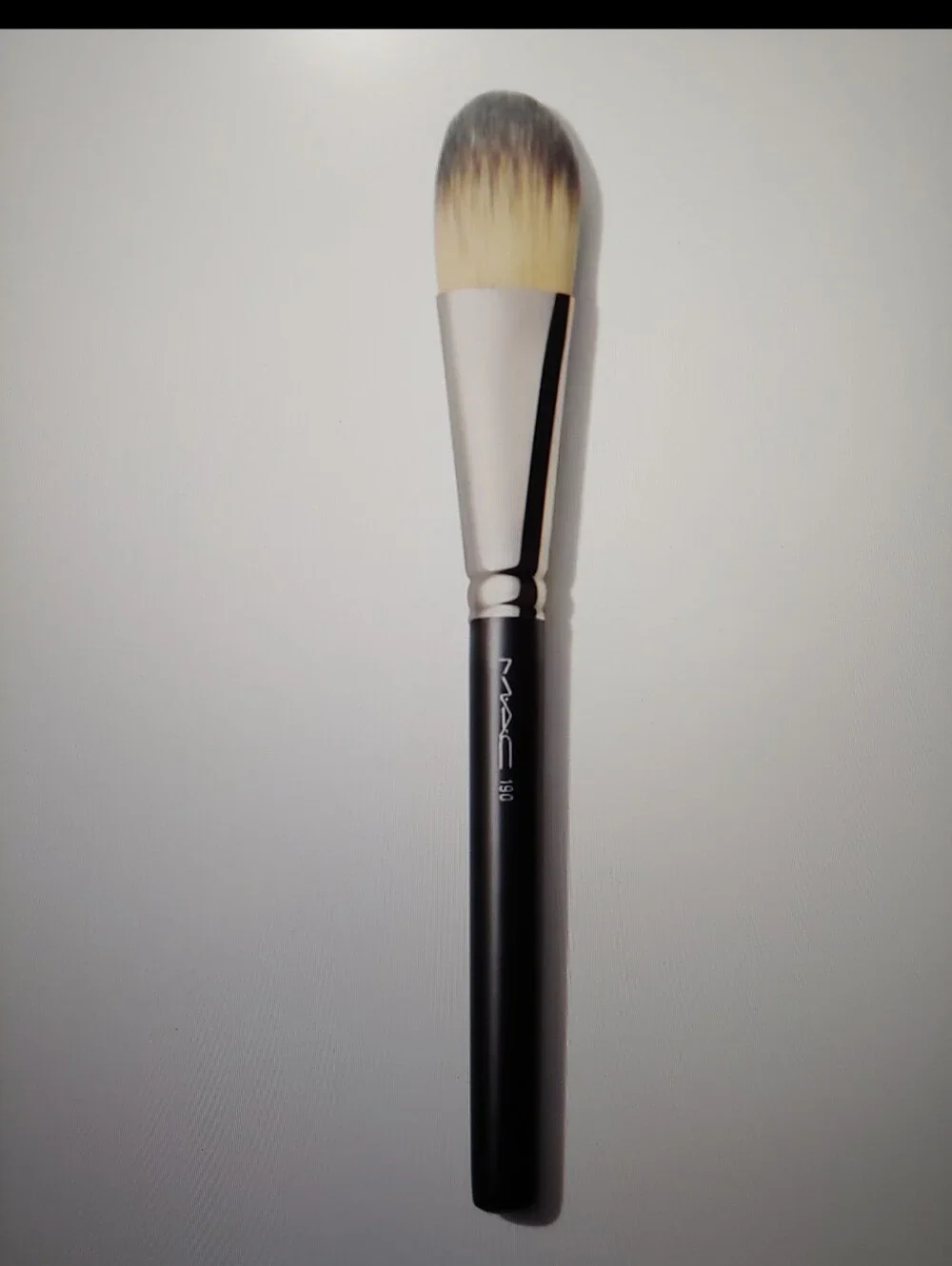 MAC Cosmetics 190s Foundation Brush